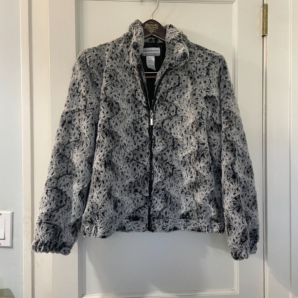 Alfred Dunner Soft Classic Faux Fur Jacket Grey Size 10P - Picture 2 of 7
